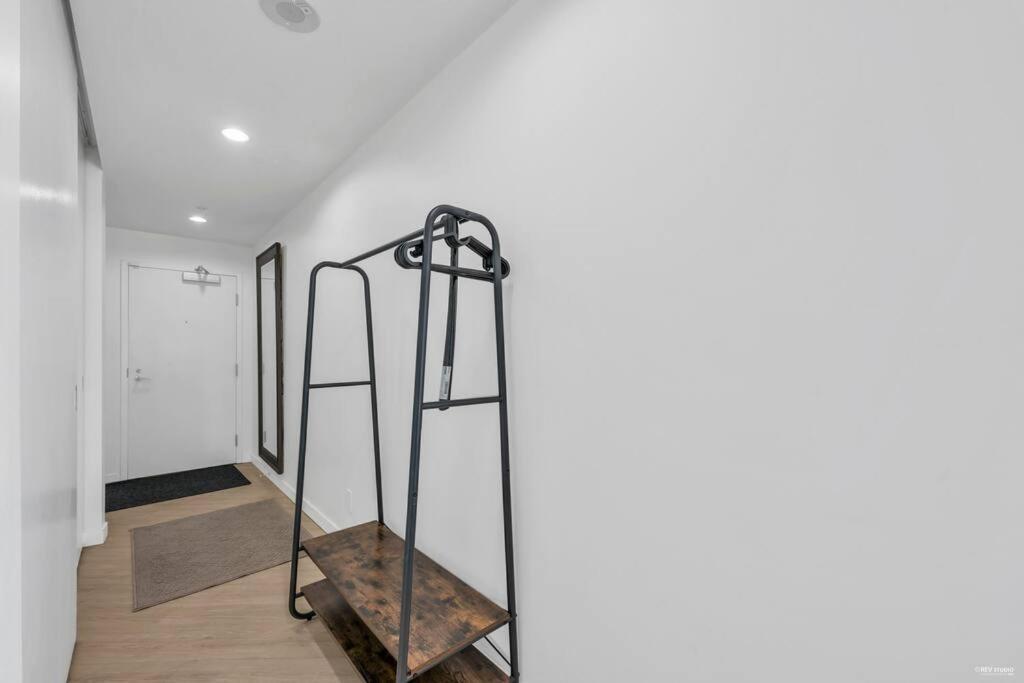 Skyview, 40Th Floor! 2Br Condo In Downtown 밴쿠버 외부 사진