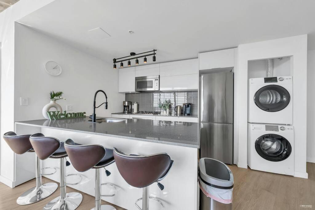 Skyview, 40Th Floor! 2Br Condo In Downtown 밴쿠버 외부 사진