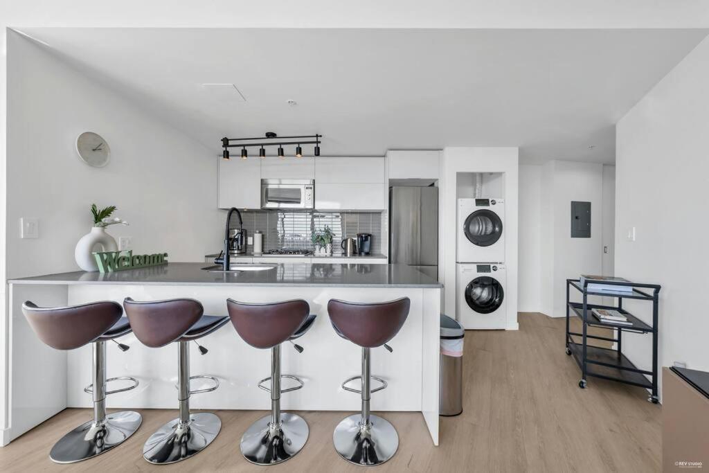 Skyview, 40Th Floor! 2Br Condo In Downtown 밴쿠버 외부 사진